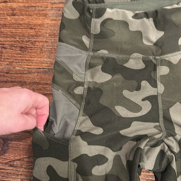 Fabletics Green Camo Leggings - Picture 4 of 6